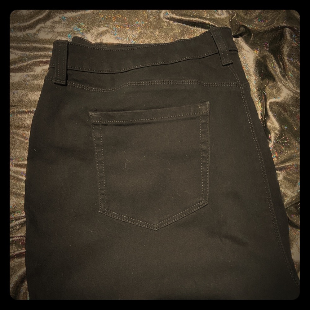nice Jeans...material thick cotton with stretch